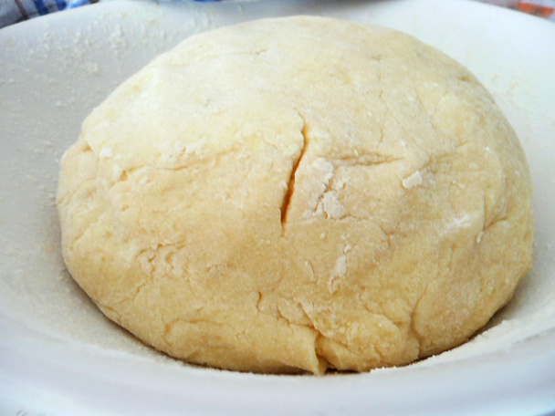 Zemiakový koláč plnený kyslou kapustou a slaninou (fotorecept) - obrázok 2