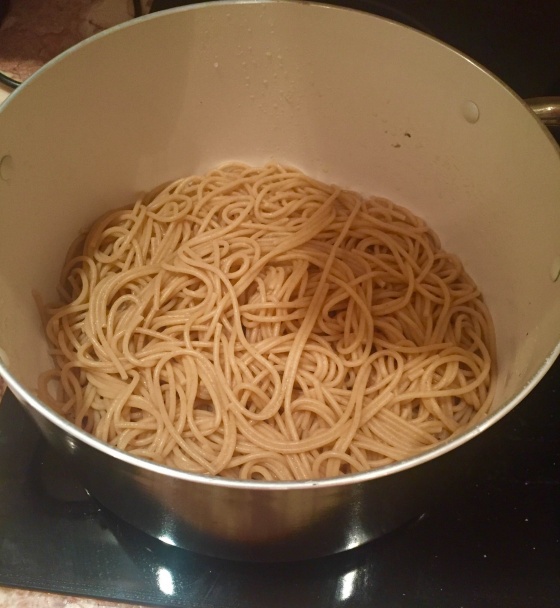 Celozrnné cestoviny so zeleným pestom a kuracím mäsom (fotorecept) - obrázok 1