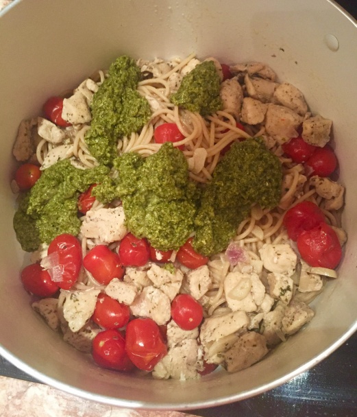 Celozrnné cestoviny so zeleným pestom a kuracím mäsom (fotorecept) - obrázok 4