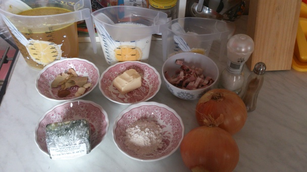 Cibuľová polievka s muškátovým orieškom (fotorecept) - obrázok 1