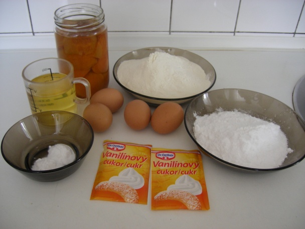 Jednoduchý marhuľový koláč - obrázok 1