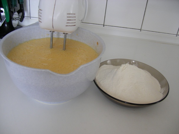 Jednoduchý marhuľový koláč - obrázok 3