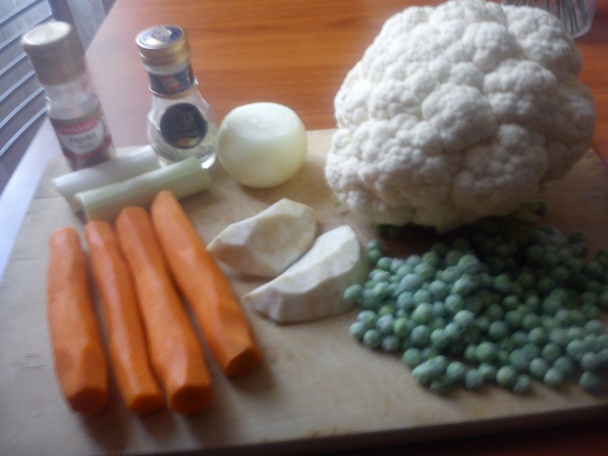 Svieža karfiolovo-hrášková polievka (fotorecept) - obrázok 1