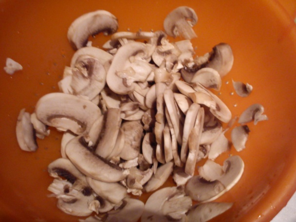 Zapekané cestoviny so šampiňónmi, šunkou a paradajkovou omáčkou (fotorecept) - obrázok 3