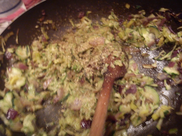 Pizza roláda plnená cuketou, slaninkou a syrom (fotorecept) - obrázok 6