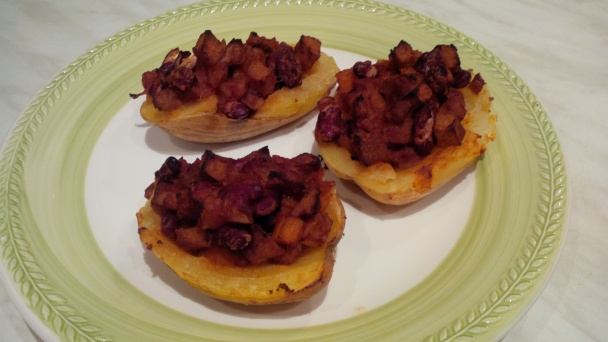 Zemiaky plnené pikantnou fazuľovou zmesou - obrázok 4