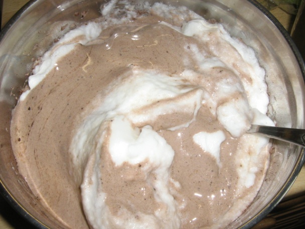 Jemnučká kávová roláda (bez múky) - obrázok 3