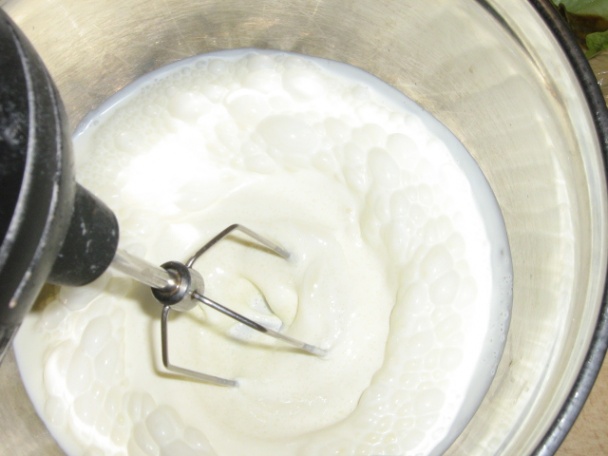 Jemnučká kávová roláda (bez múky) - obrázok 6