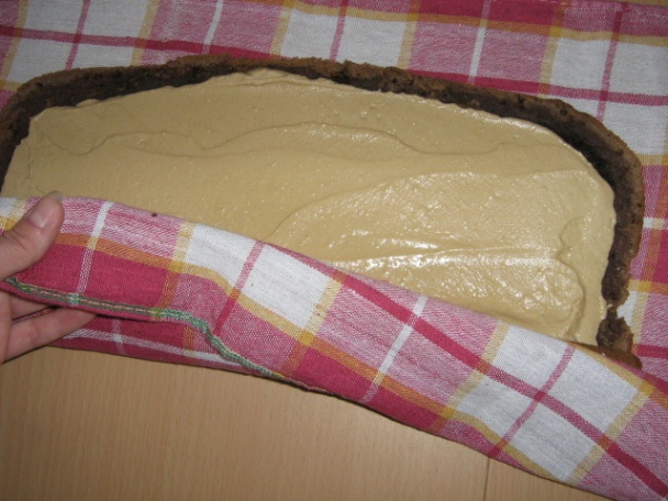 Jemnučká kávová roláda (bez múky) - obrázok 10