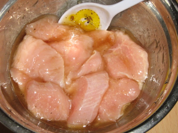 Morčací špíz s jablkami a medovo-orechovou omáčkou (fotorecept) - obrázok 1
