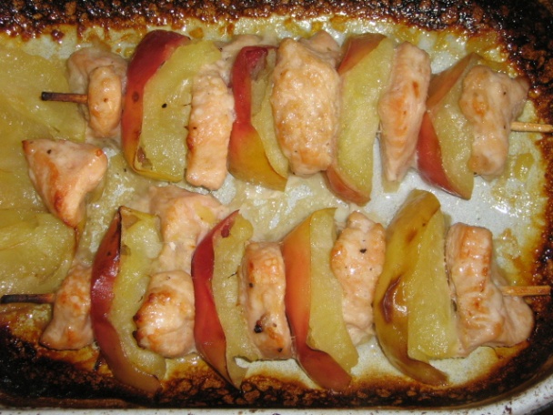 Morčací špíz s jablkami a medovo-orechovou omáčkou (fotorecept) - obrázok 3