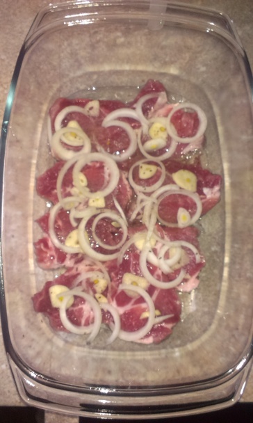 Pečená krkovička s pečenými zemiakmi s dressingom (fotorecept) - obrázok 1