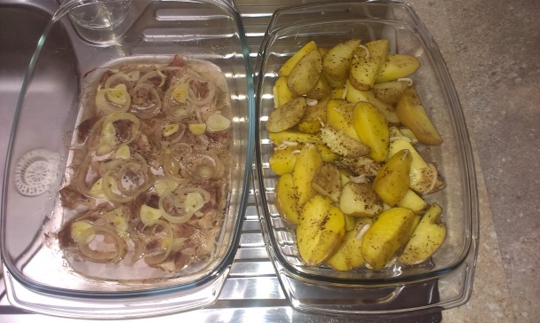 Pečená krkovička s pečenými zemiakmi s dressingom (fotorecept) - obrázok 6