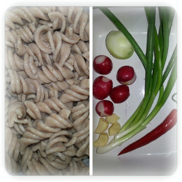 Cestoviny s jarnou cibuľkou a bryndzou - obrázok 1