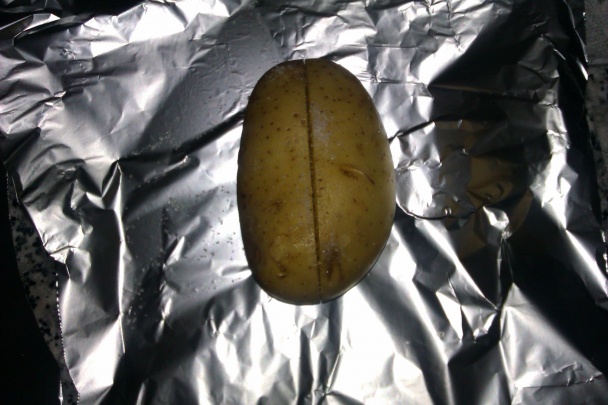 Zemiak v kabátiku (jacket potatoe) - obrázok 1