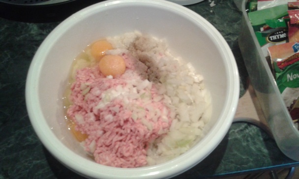 Plnená paprika v paradajkovej omáčke - obrázok 1