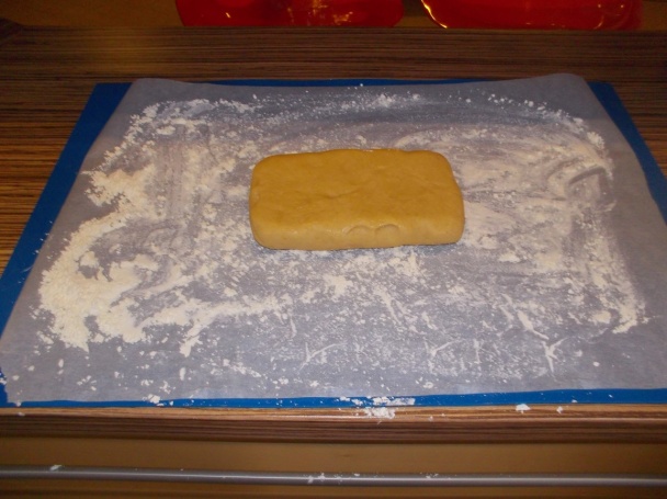 Apfelstrudel alebo tirolská jablková štrúdľa (fotorecept) - obrázok 1