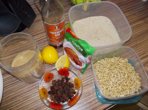 Apfelstrudel alebo tirolská jablková štrúdľa (fotorecept) - obrázok 4