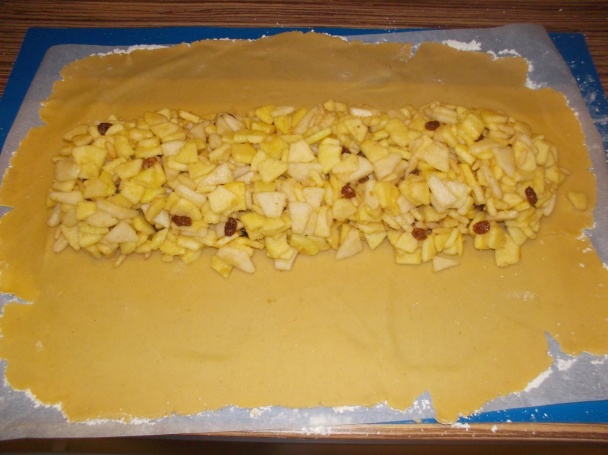 Apfelstrudel alebo tirolská jablková štrúdľa (fotorecept) - obrázok 6