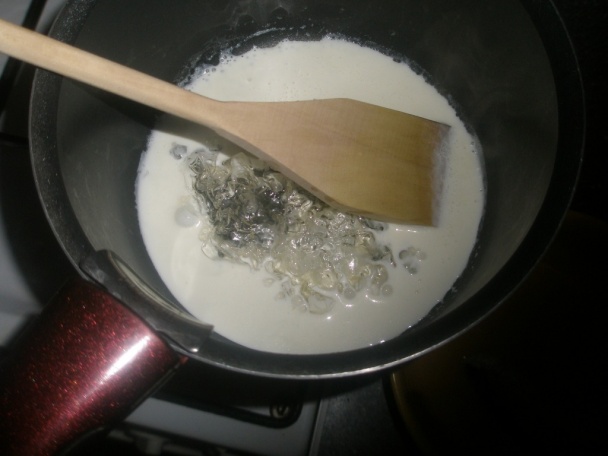 Torta s bielou čokoládou a cukríkmi (fotorecept) - obrázok 7