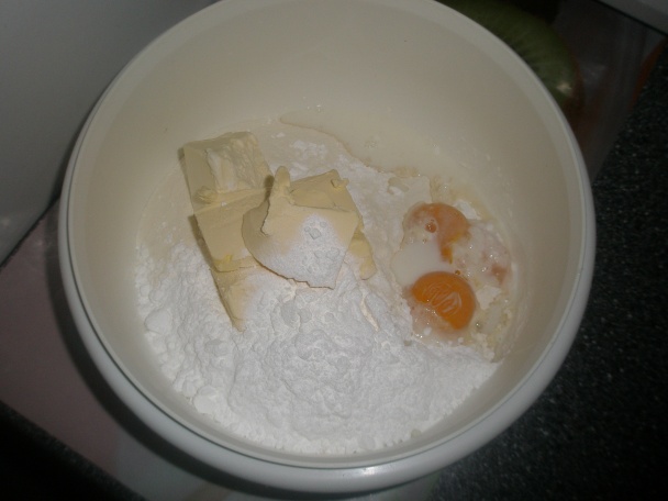 Ríbezľovo-punčovo-snehové rezy (fotorecept) - obrázok 1