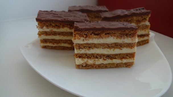 Medovo-orechové rezy s vanilkovým krémom (fotorecept) - obrázok 8