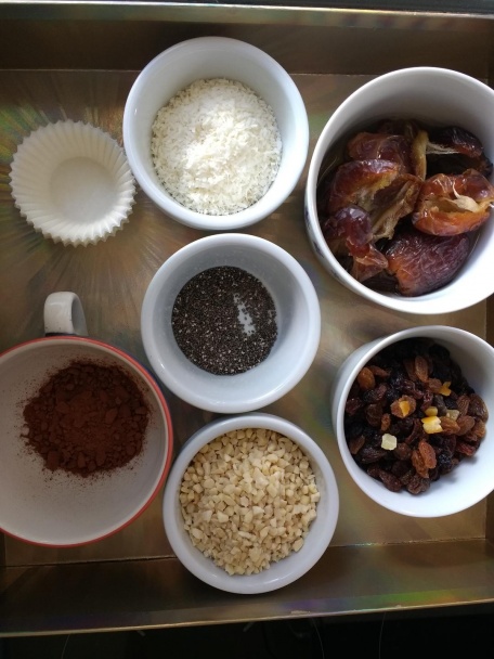 Nepečené energetické guľky (videorecept) - obrázok 1