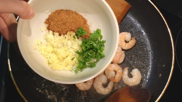 Šalát z kuskusu s krevetami (videorecept) - obrázok 3