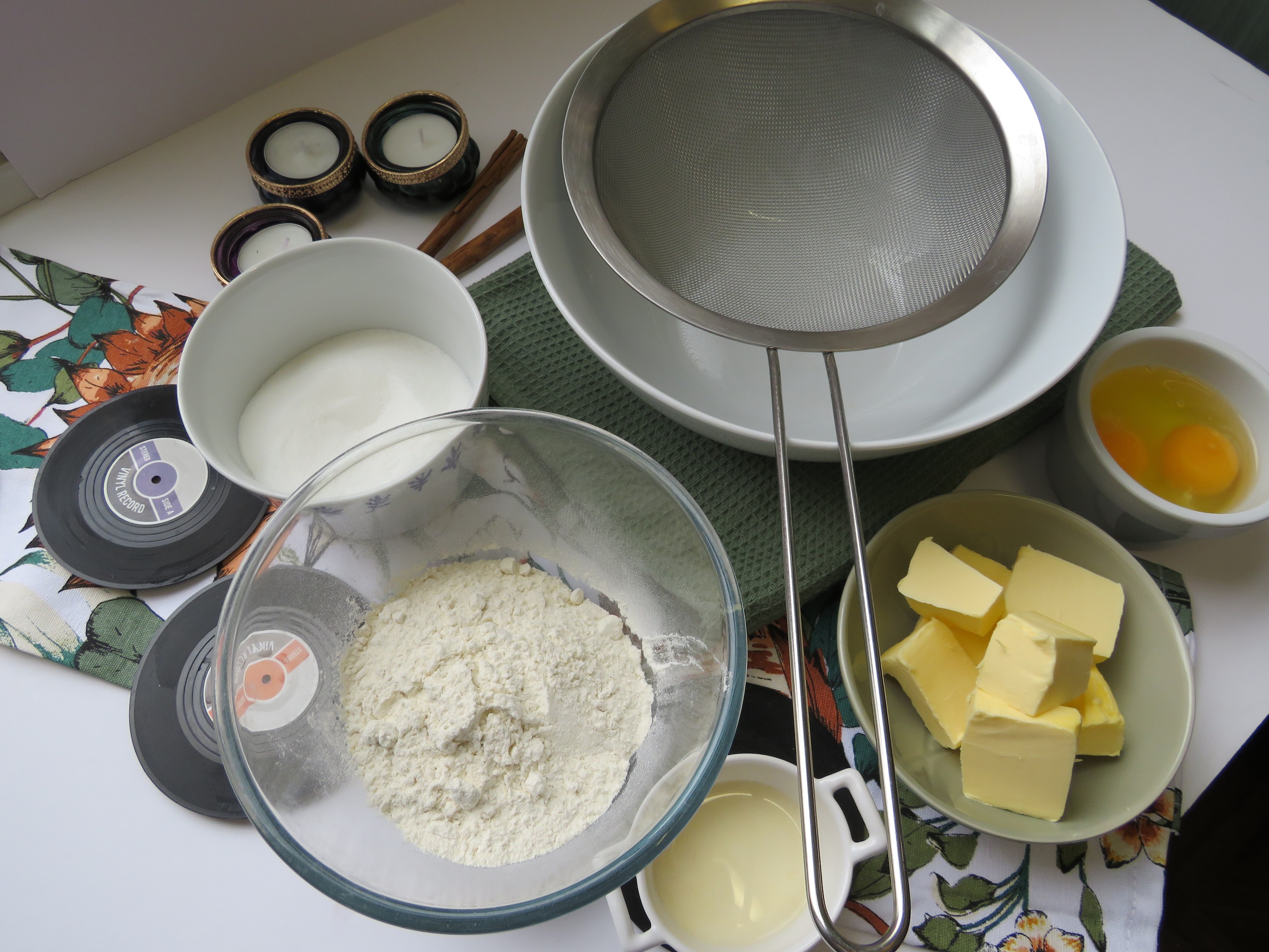 Základný recept na vanilkové muffiny (videorecept) - obrázok 1