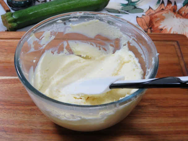 Cuketový koláč s mascarpone krémom s citrónovou kôrou (fotorecept) - obrázok 6