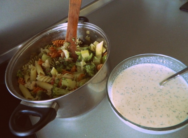 Zapekané cestoviny s brokolicou a kuracím mäsom (fotorecept) - obrázok 3