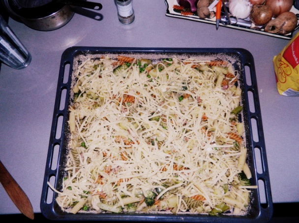 Zapekané cestoviny s brokolicou a kuracím mäsom (fotorecept) - obrázok 4