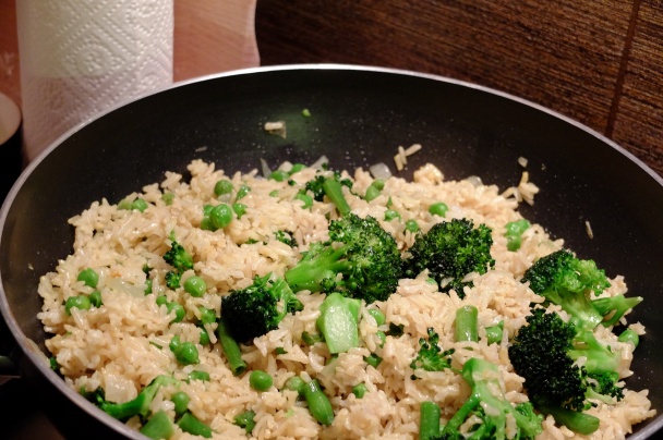 Zeleninová ryža s kuracím mäskom v sladko-pikantnom páce - obrázok 3