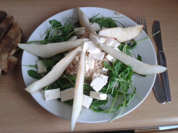 Kuskus s rukolou, balkánskym syrom a hruškou - obrázok 2