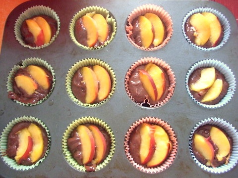 Čokomuffiny s broskyňami (fotorecept) - obrázok 4