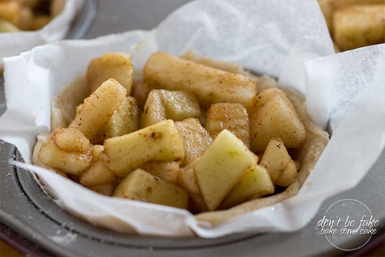 Mini apple pies s mandľovou posýpkou (fotorecept) - obrázok 5