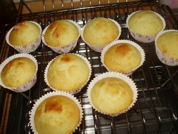 Cupcakes s jahodovou polevou (fotorecept) - obrázok 5