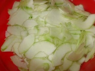 Cuketový šalát s paprikami (fotorecept) - obrázok 4