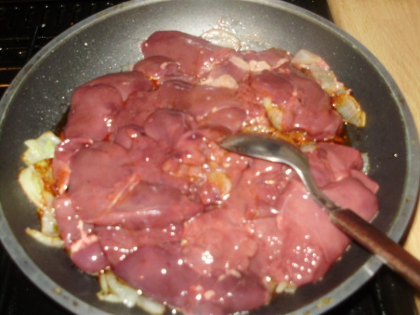 Restovaná kuracia pečeň so slovenskou ryžou (fotorecept) - obrázok 2