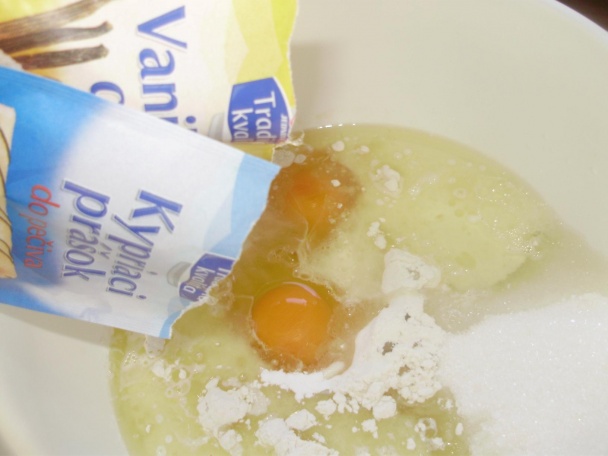 Tvarohovo-pudingovo-čerešňový koláč (fotorecept) - obrázok 4