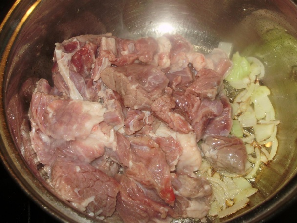 Hovädzí krk na keli a paprike (fotorecept) - obrázok 1