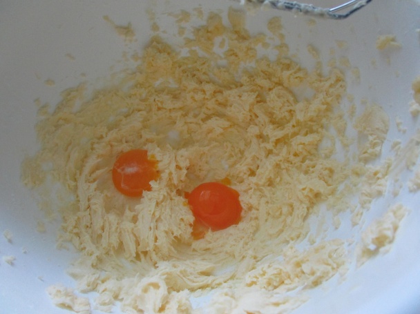 Koláč s džemom a kokosovým snehom podľa A. Polákovej (fotorecept) - obrázok 2