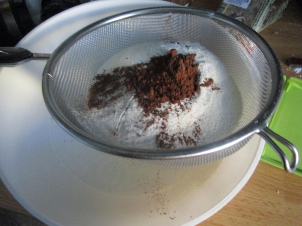 Koláč s džemom a kokosovým snehom podľa A. Polákovej (fotorecept) - obrázok 3