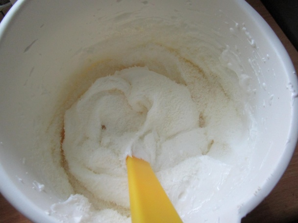 Koláč s džemom a kokosovým snehom podľa A. Polákovej (fotorecept) - obrázok 9