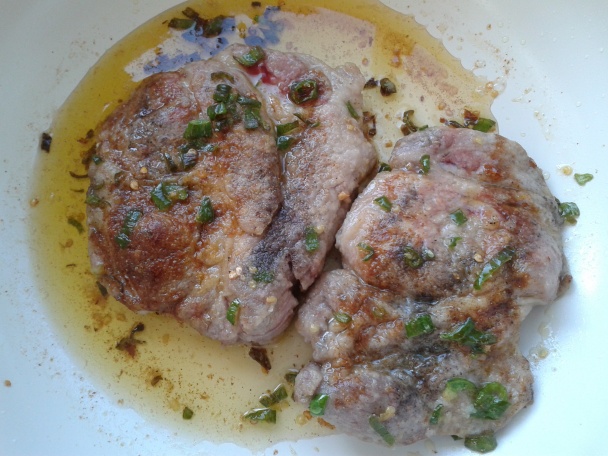 Bravčová krkovička v zemiakovom cestičku s pivným syrom a brusnicovou omáčkou (fotorecept) - obrázok 2