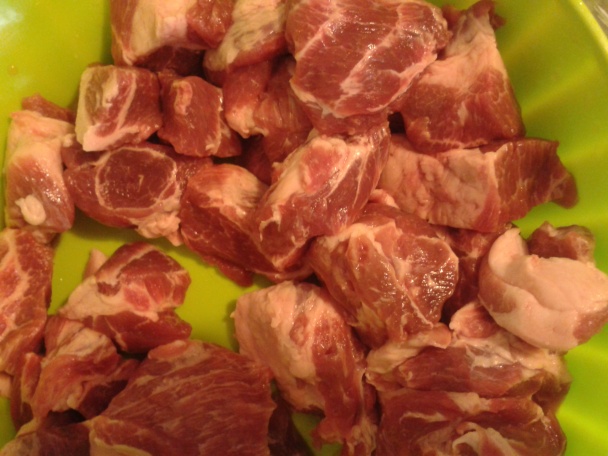 Bravčová krkovička na kapii s kapustou a kuracími kúskami (fotorecept)  - obrázok 4