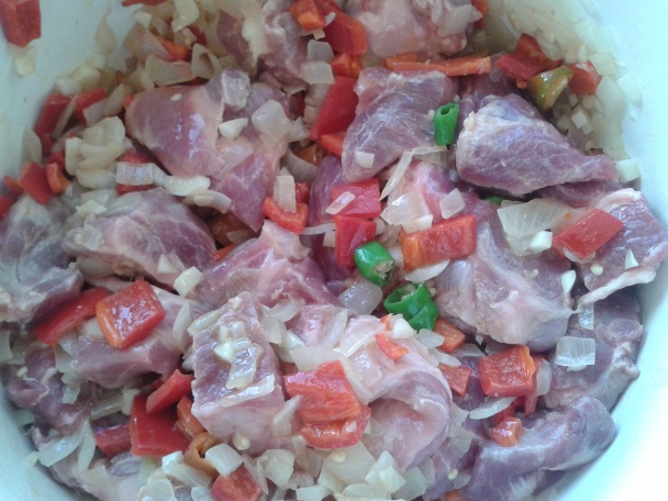 Bravčová krkovička na kapii s kapustou a kuracími kúskami (fotorecept)  - obrázok 6