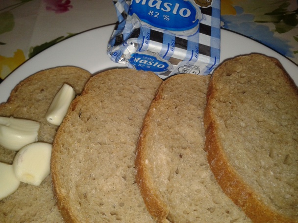 Chrumkavý chlieb zapečeny v rúre - obrázok 1