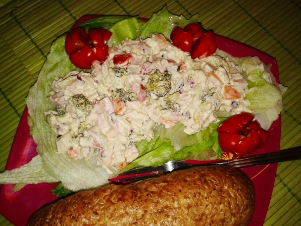 Pikantný brokolicový šalát s kuracím mäsom (fotorecept) - obrázok 4