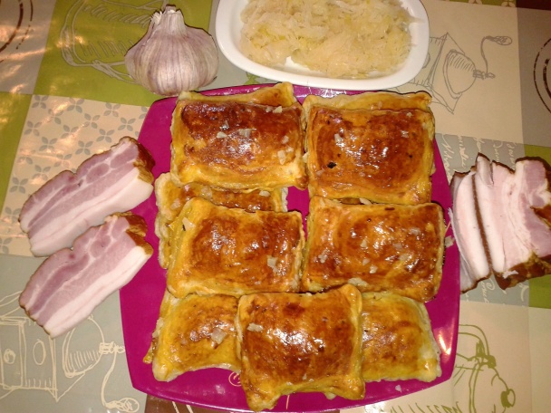 Cesnakové kapustovníky z lístkového cesta (fotorecept) - obrázok 7